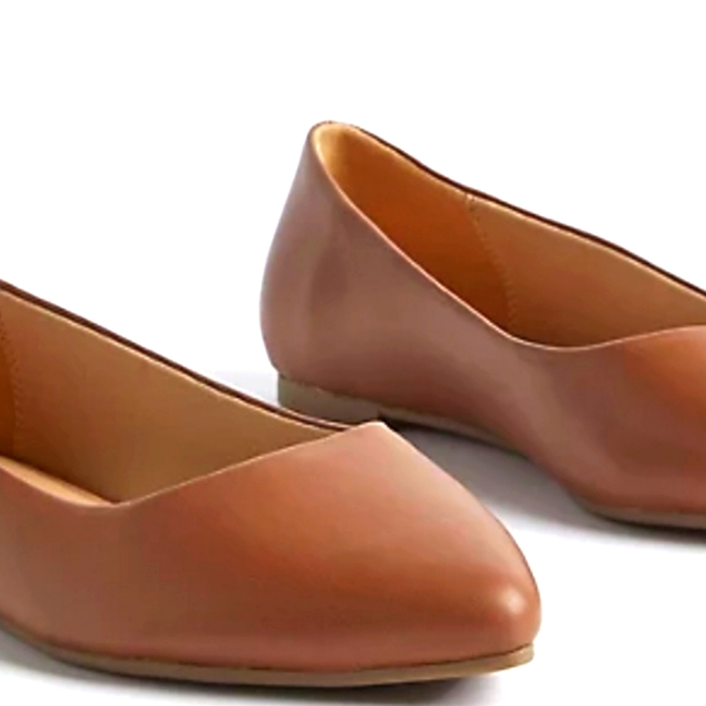 Torrid pointed toe flat cognac 8.5 NWT